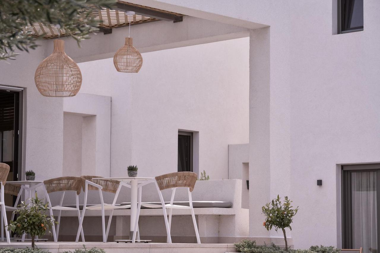 Isida Andros Hotel Áyios Pétros Bagian luar foto